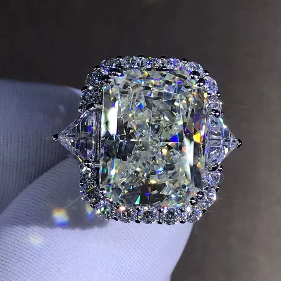 Thumbnail: Stunning 10CT Radiant VVS1 D Moissanite 925 Silver Engagement Ring
