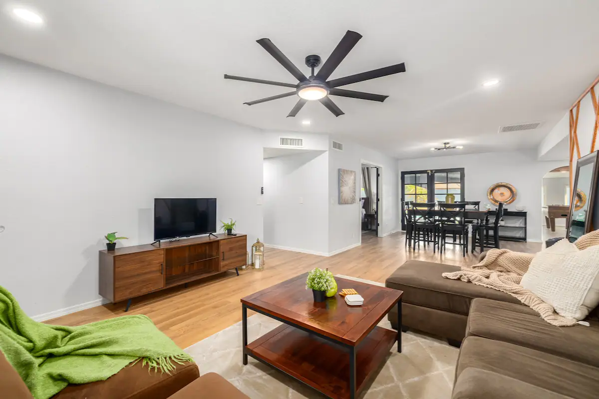 Airbnb Mesa, Arizona The Glade Luxury Home Sun and Fun EZ access to FWY.