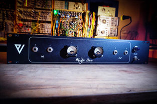 Magic Box is an extremely special analog output stage designed exclusively for producer, sound engineer, and artist Tunç Çakır’s personal studio, Volt.Age Studio, with only one unit ever made. Developed for use in recording and mixing processes, this device is inspired by classic Neve consoles and equipped with top-tier components to deliver a unique analog character in mixes. Designed by Efe Çakır, the Magic Box was custom-built solely for Tunç Çakır and is a rare piece within VAEMI’s Custom Series.
