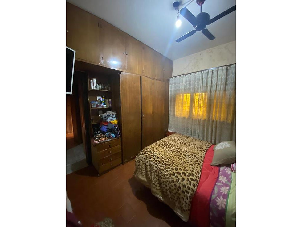 Miniatura: J Gonzalez Barbosa 764, MORON,CASA 4 AMB. 10 X 32,62 CON GARAJE, PATIO