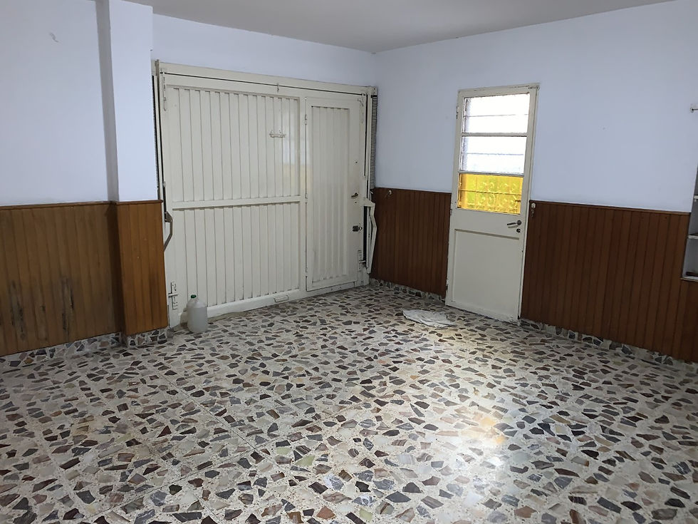 Miniatura: Ibarrola 6978 , pb, casa 4 amb. en 2 plantas con salida a dos calles, con cocher