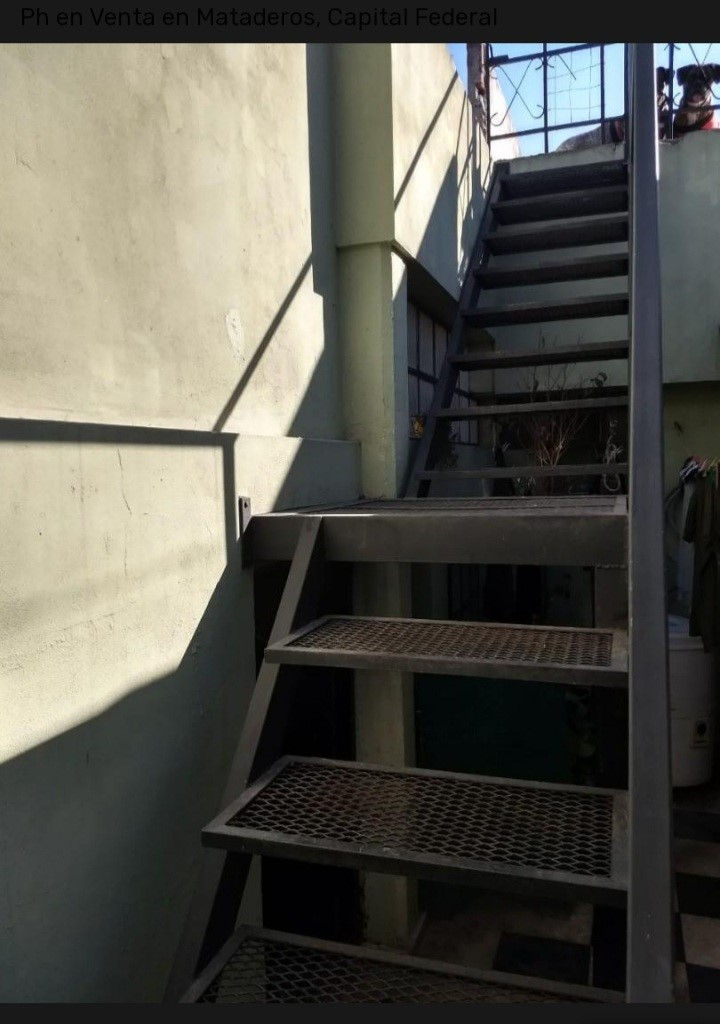 Miniatura: Domingo Albariño 1251 , 1°, PH 1º PISO UNICO 3 AMB. CON PATIO Y TERRAZA AL FRENT