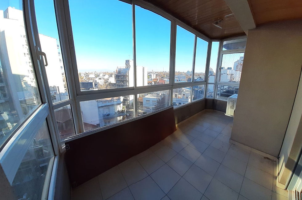 Miniatura: RAMON FALCON 5583 , 7°, SEMIPISO 3 AMB. VISTA ABIERTA CON BCON TERRAZA