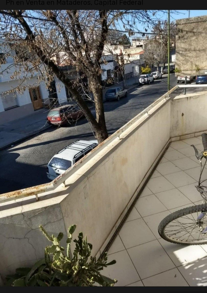 Miniatura: Domingo Albariño 1251 , 1°,PISO UNICO 3 AMB. CON PATIO Y TERRAZA AL FRENTE