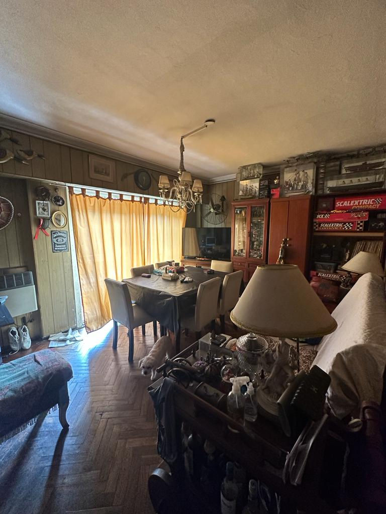 Miniatura: AVENIDA CASTAÑARES 6346, CASA MULTIFAMILIAR CON 2 LOCALES PB Y 1PH 3 AMB. Y 2 PH