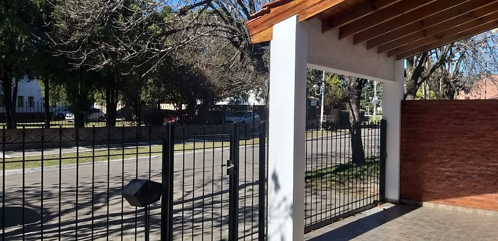 Miniatura: JOSE MANUEL ESTRADA 31 , PB,CASA 3 AMB. CON GARAJE Y PARQUE 80M2 APROX. BARRIO U