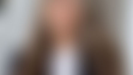 Jalousi er ikke en svaghed – det er et signal om, at noget vigtigt er på spil. Hos Psykoterapi Gentofte kan du arbejde med jalousi i trygge rammer og finde mere ro, selvforståelse og kontakt i dine relationer.