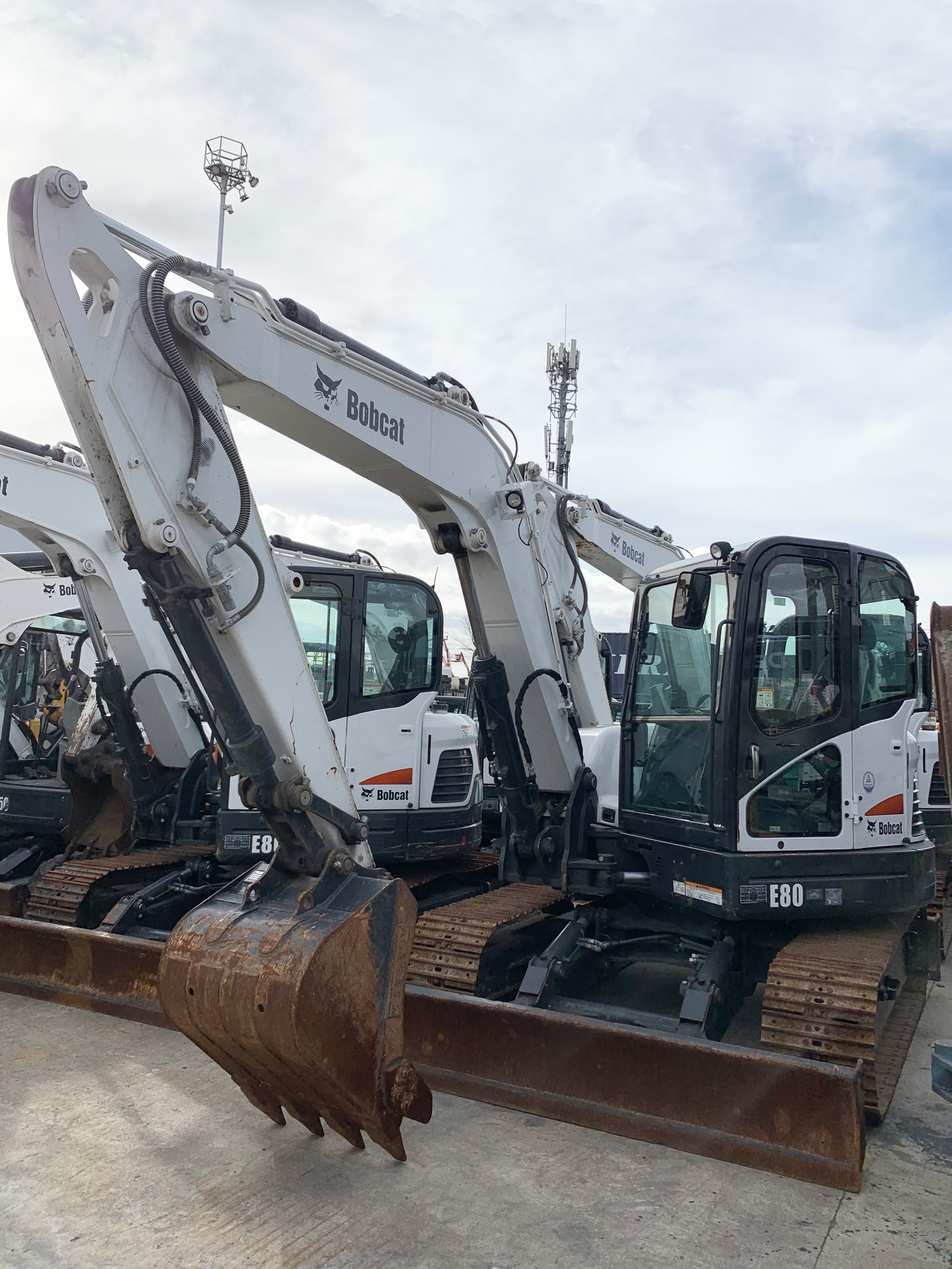 Excavadora Bobcat E80