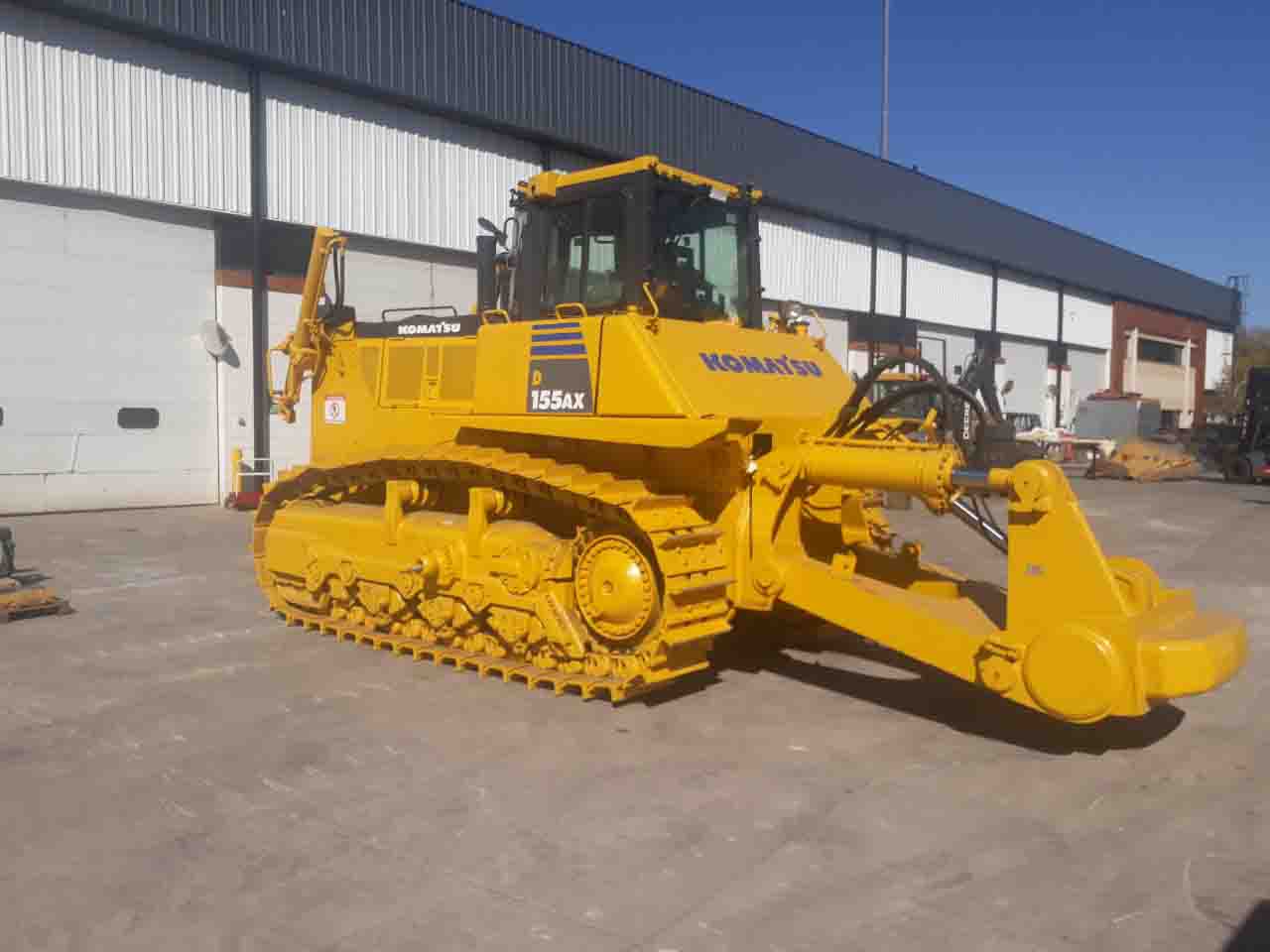 Topadora Komatsu D155-AX6