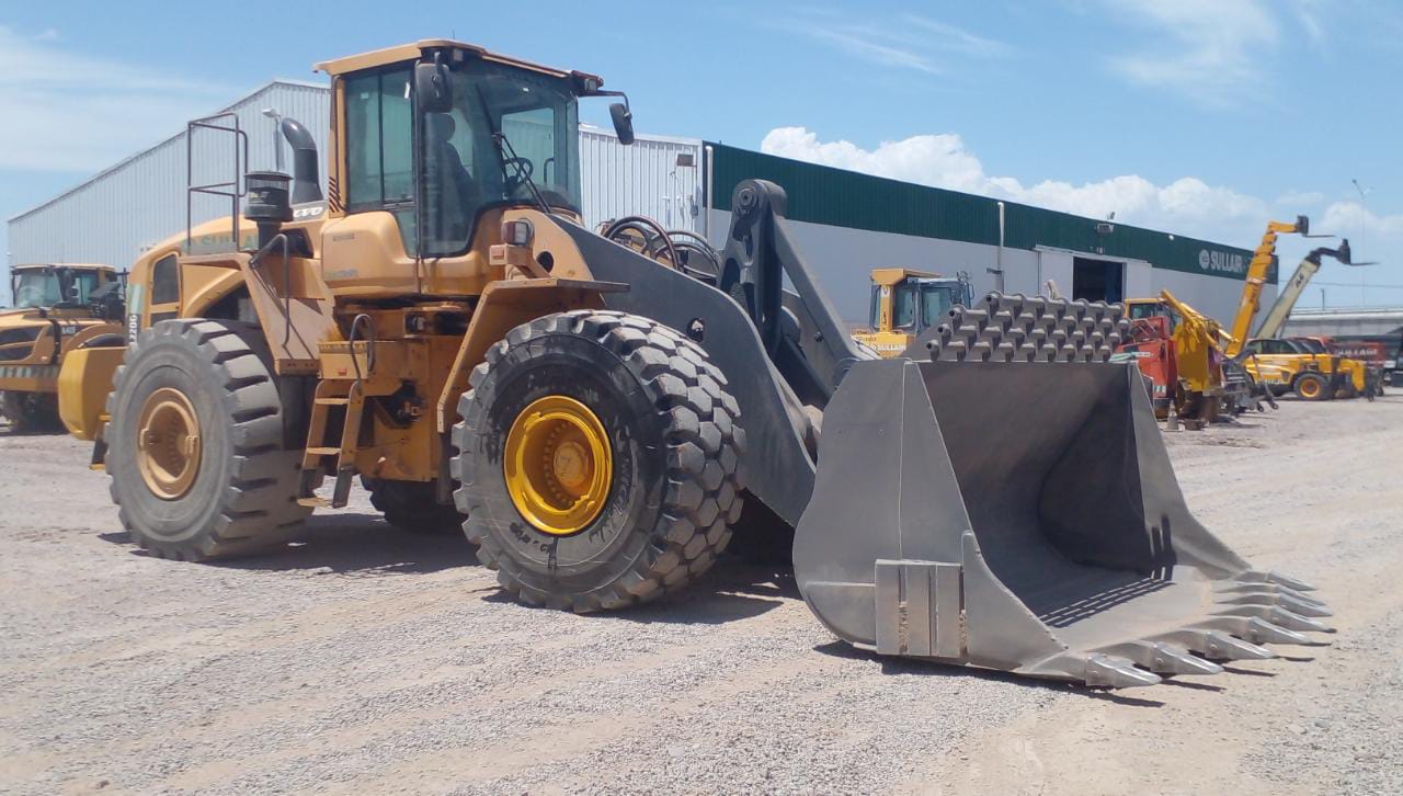 Pala cargadora Volvo L220