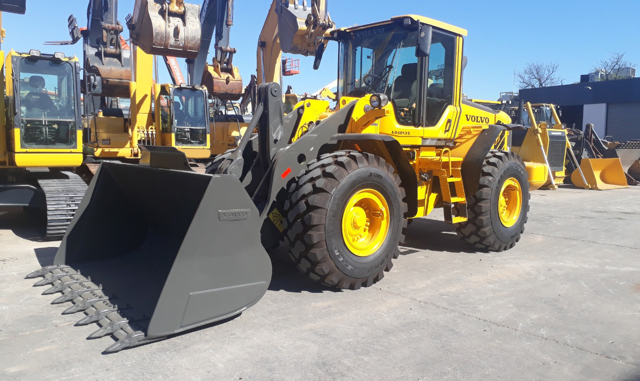 Pala cargadora Volvo L110F