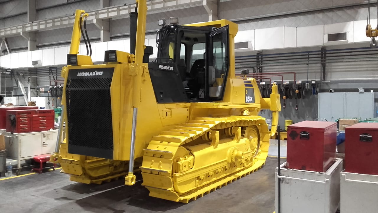 Topadora Komatsu D85-EX15