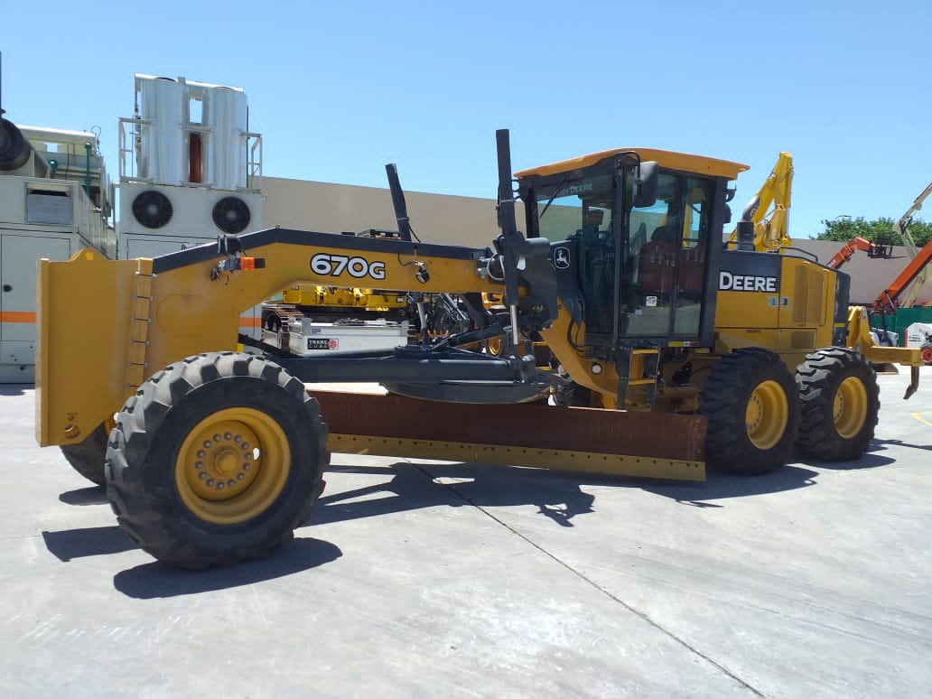 Motoniveladora John Deere 670G