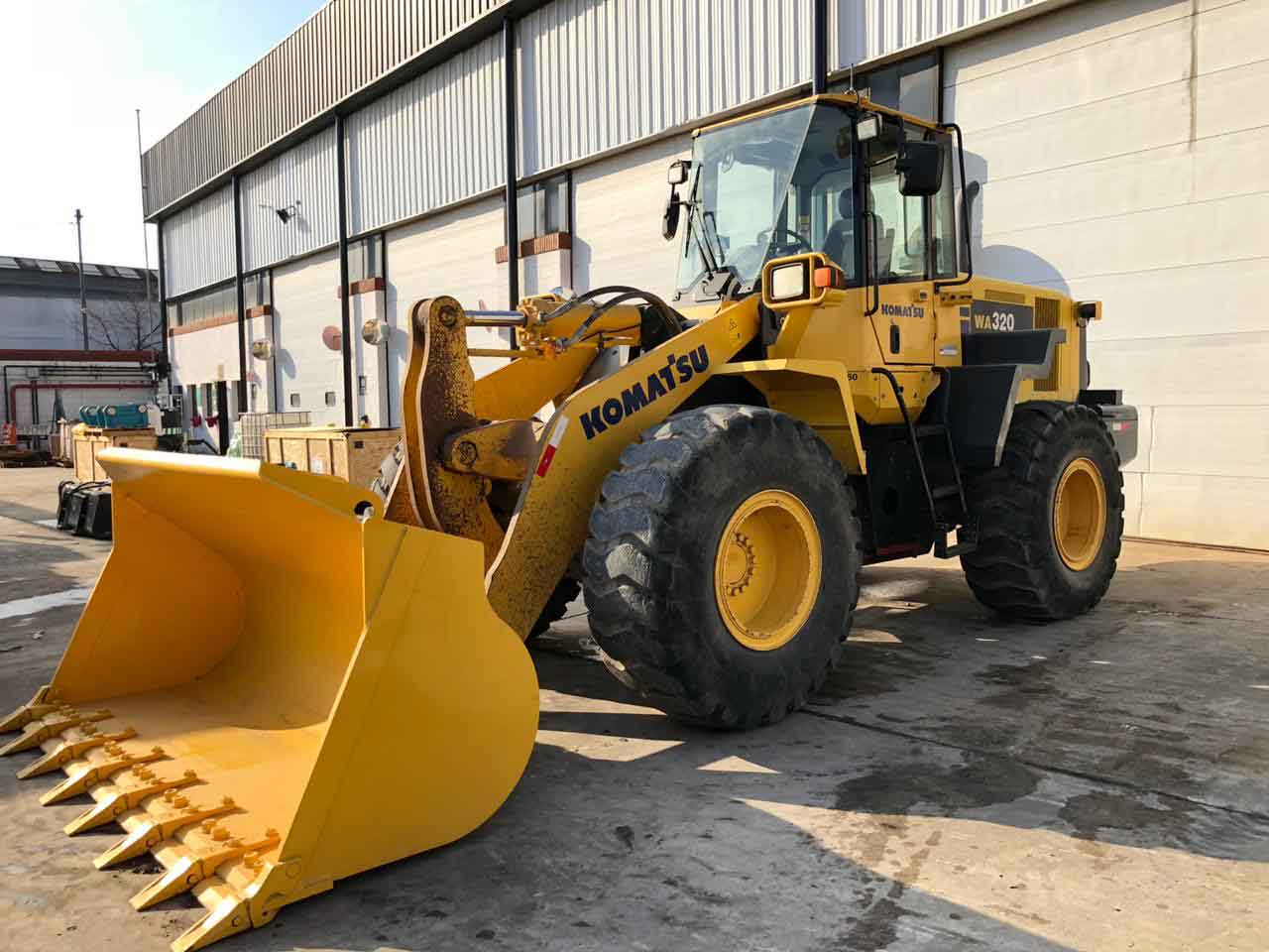 Pala cargadora Komatsu WA320