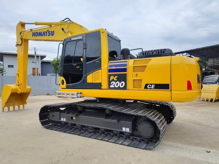 Excavadora Komatsu PC200-10