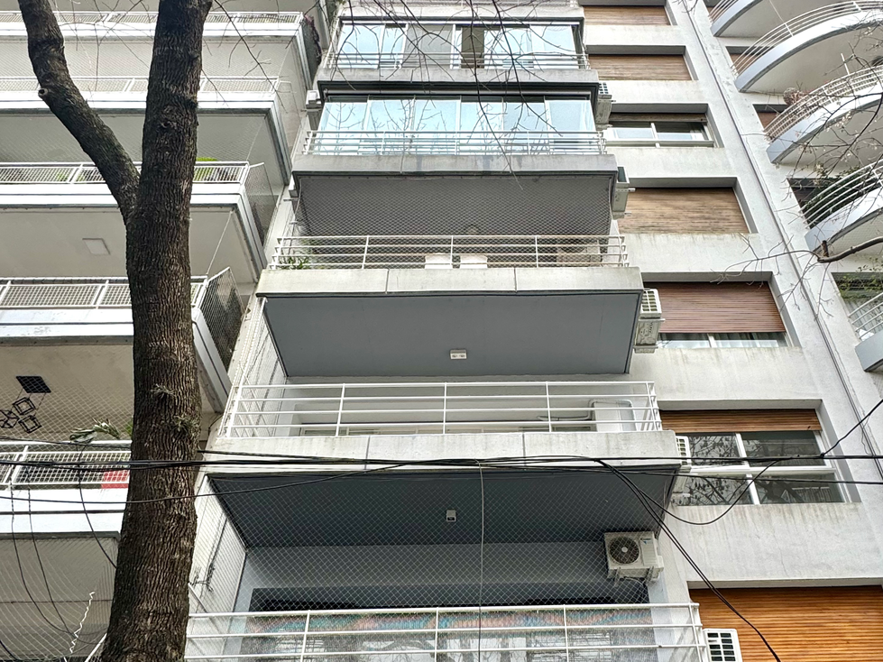 edificio en cancha de polo