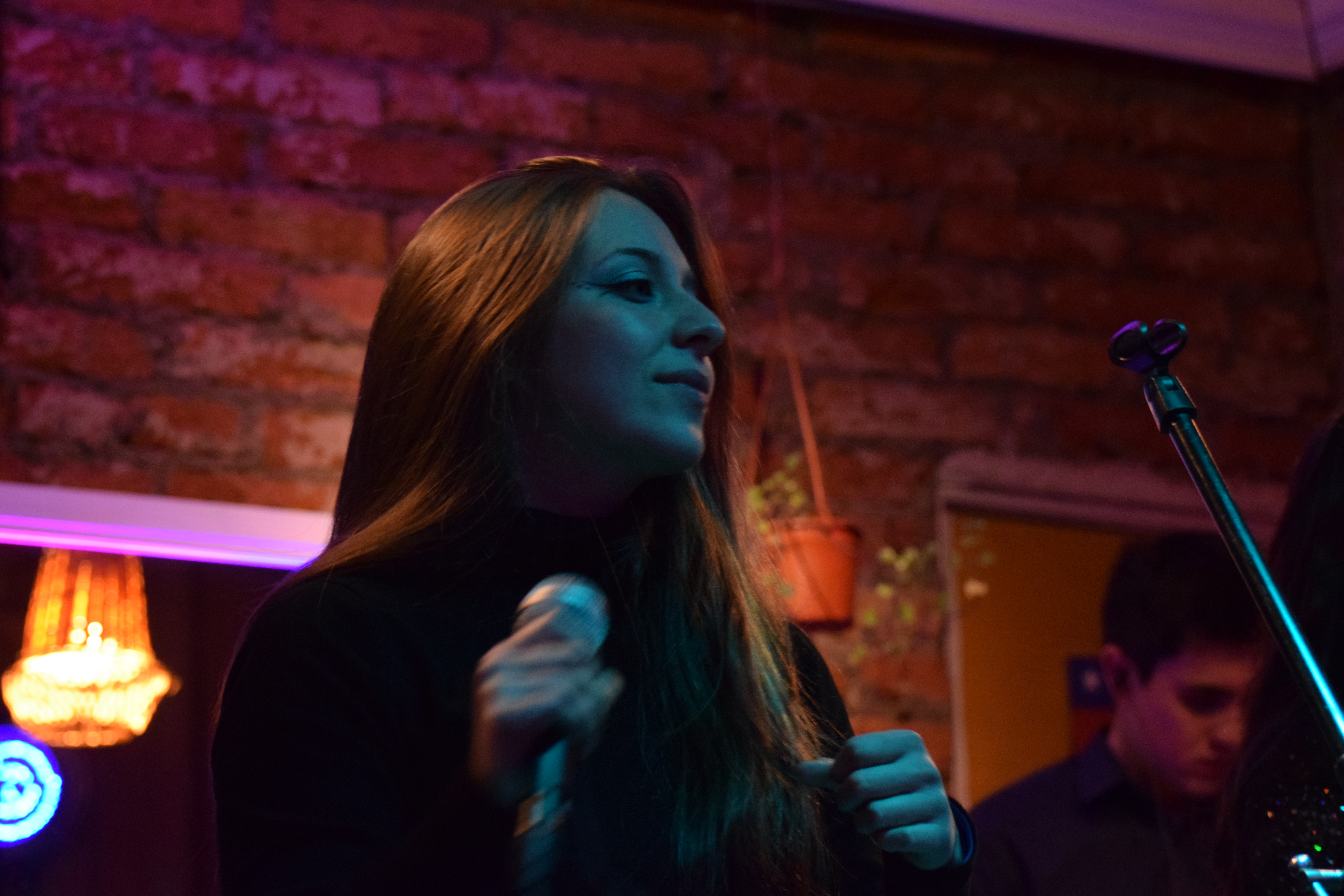 Debut en Bar Galería Aura
