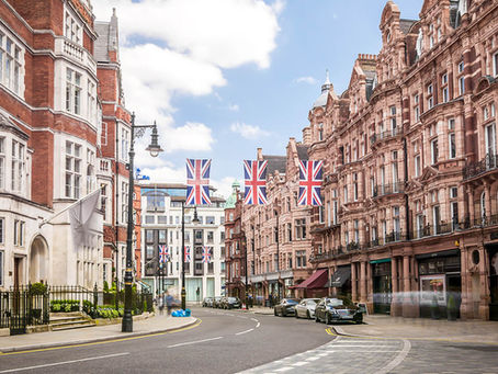 The Reality of Buying Property in Central London: A Comprehensive Guide to Knightsbridge & Mayfair Property Acquisition, Leasehold Structure, and Technical Preparation