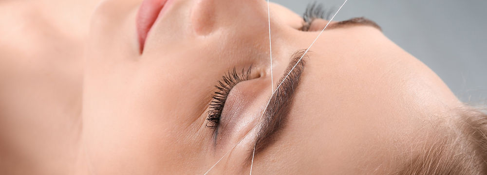 LAMINAZIONE CIGLIA E SOPRACCIGLIA La laminazione è un trattamento specifico che modella e fissa sguardo e arcata sopraccigliare. Attraverso la laminazione si va a rinforzare e ispessire le ciglia, complice l'utilizzo di proteine come la cheratina. Così che le ciglia e le sopracciglia appaiono subito naturalmente più spesse, lunghe e licide.