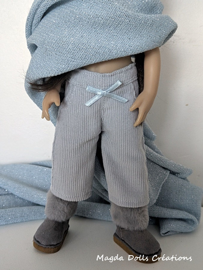 Miniature : 9/12 Jupe-culotte en velours milleraies bleu clair. 6 tailles