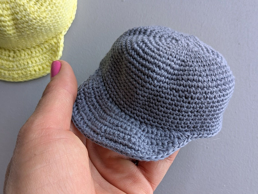 Miniaturbild: Casquette en crochet: RRFF ou Minouches