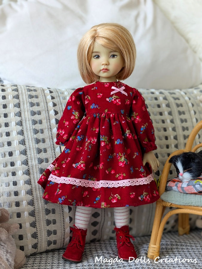 Miniaturbild: Robe en velours fleuri rouge pour Fashion Friends Dolls ou Little Darling