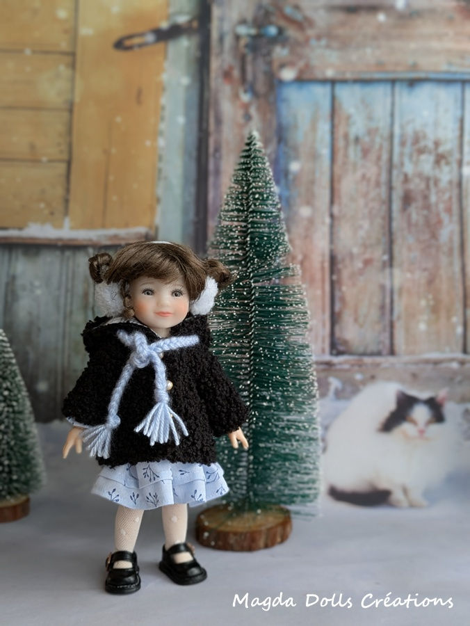 Miniature : 1A : Tenue de l'hiver (manteau, cache-oreilles, écharpe)