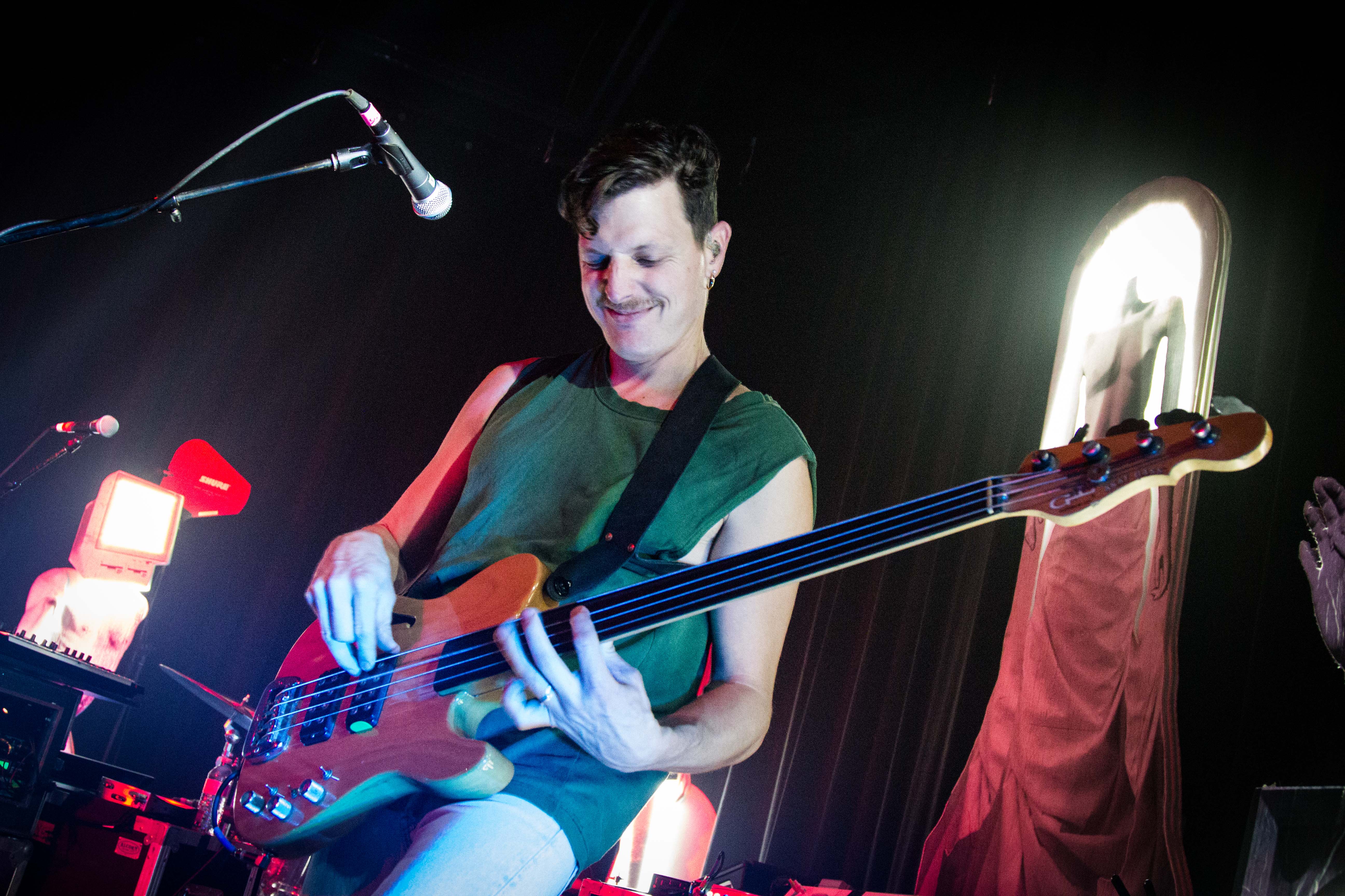 Ira Wolf Tuton - Yeasayer