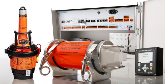 Components of the DM100 VDR G2 system on a white background