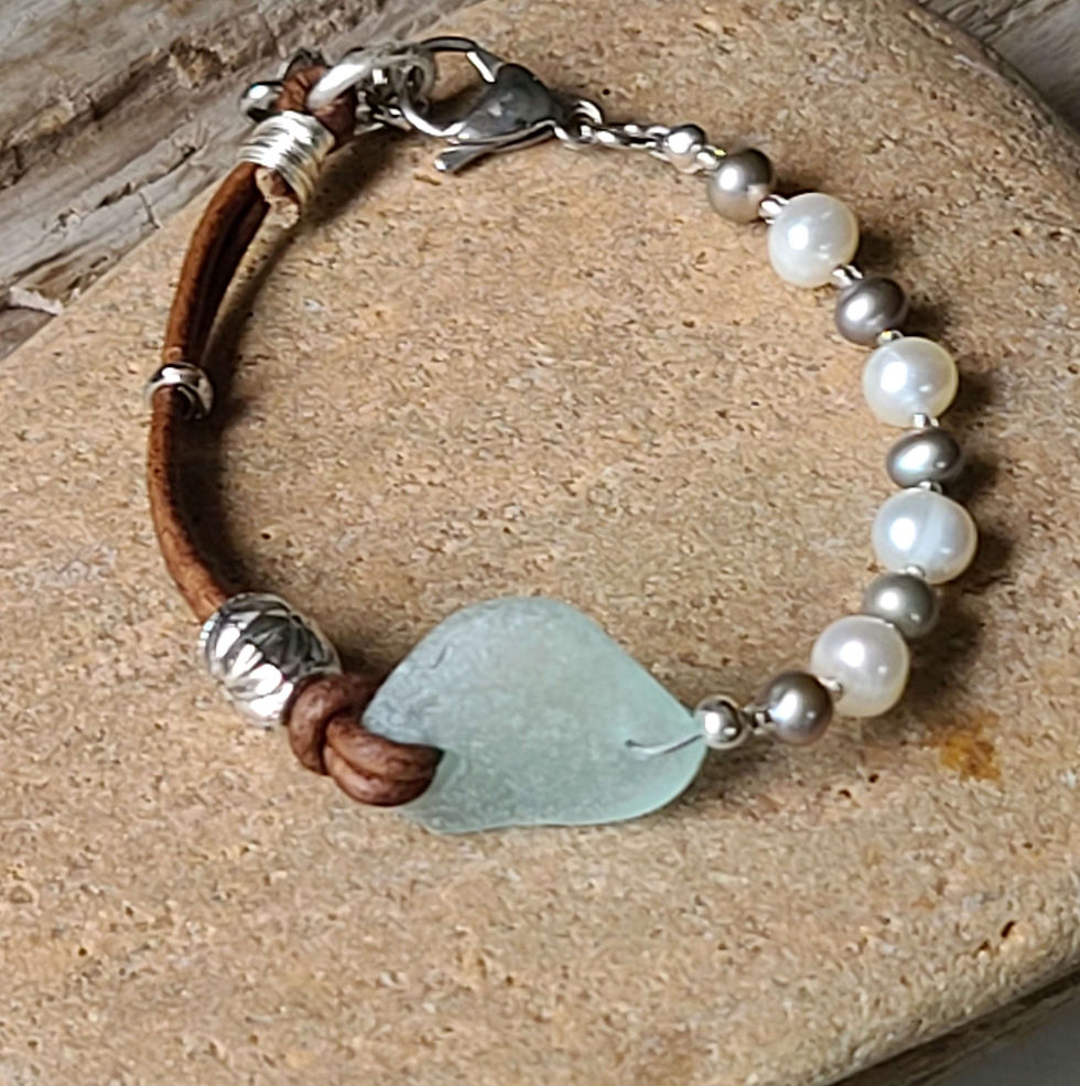 Thumbnail: Mint beach glass honey leather cultured pearl bracelet