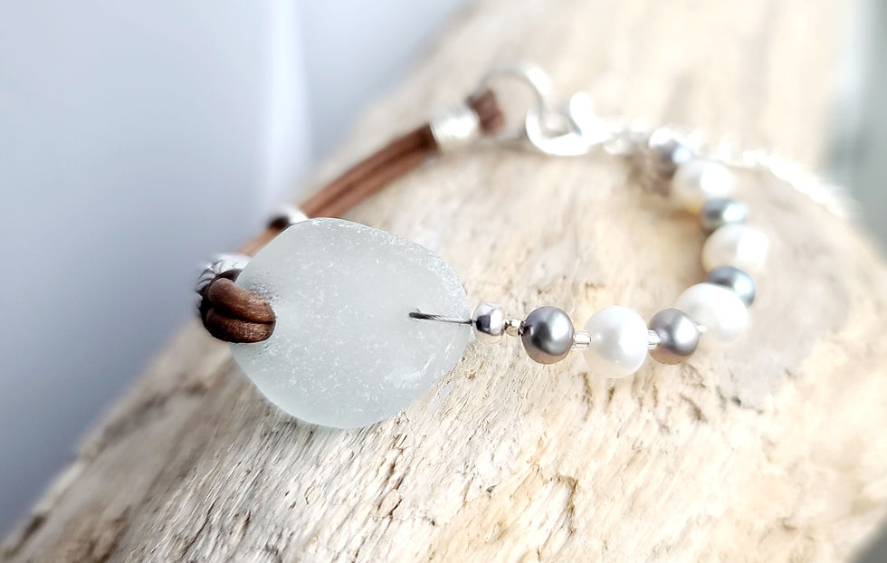 Thumbnail: Mint beach glass honey leather cultured pearl bracelet
