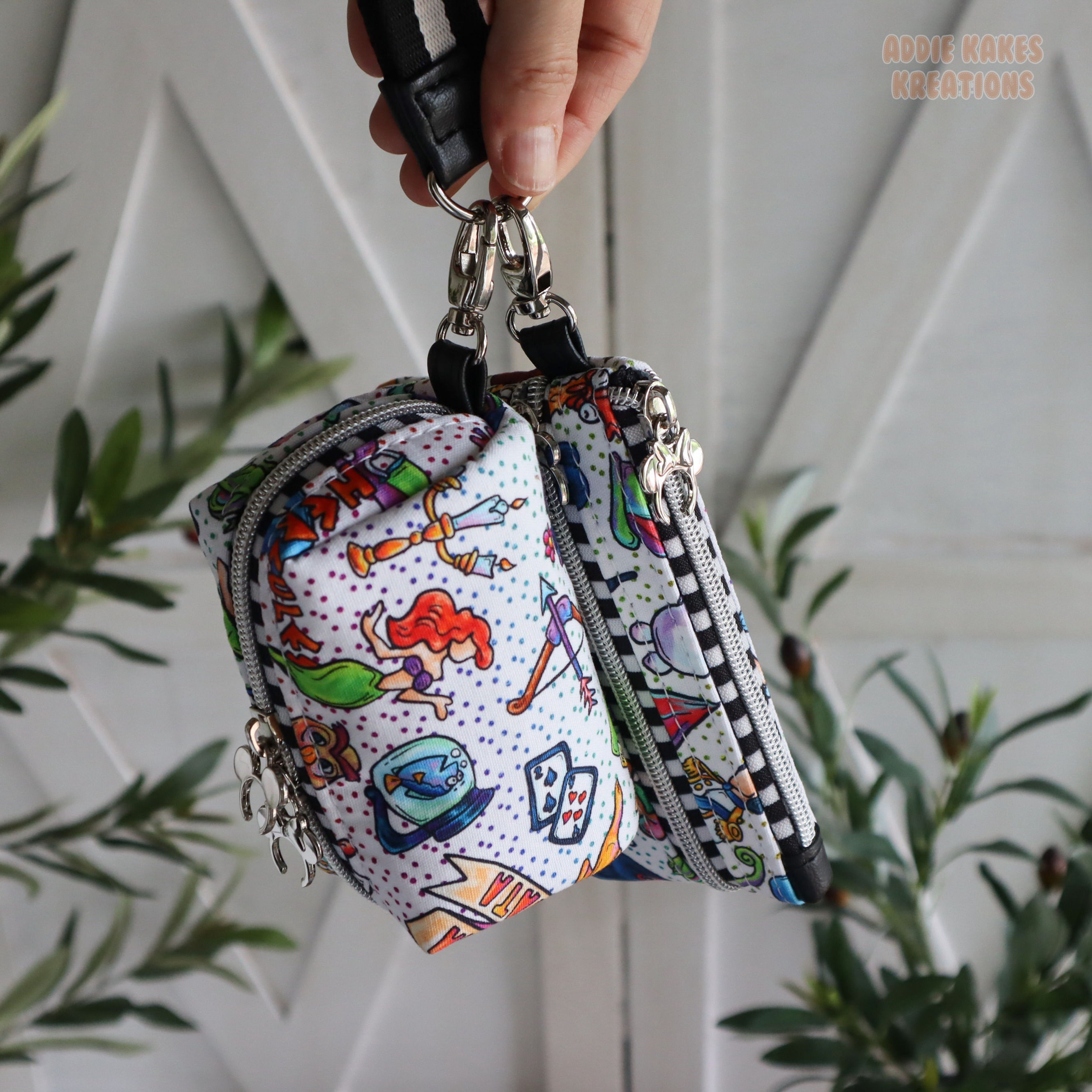 Oh Doodles Barrel & Card Pouch Wristlet Set