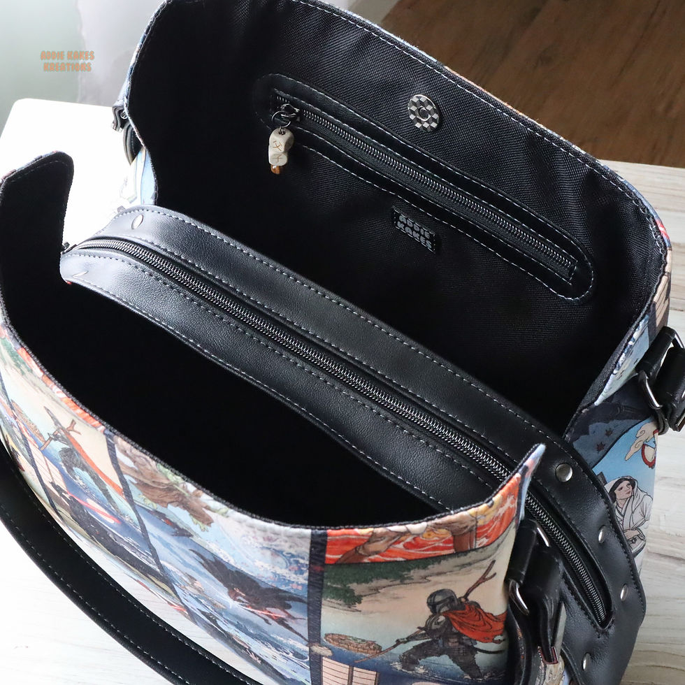 Thumbnail: Clan of Two Divider Handbag