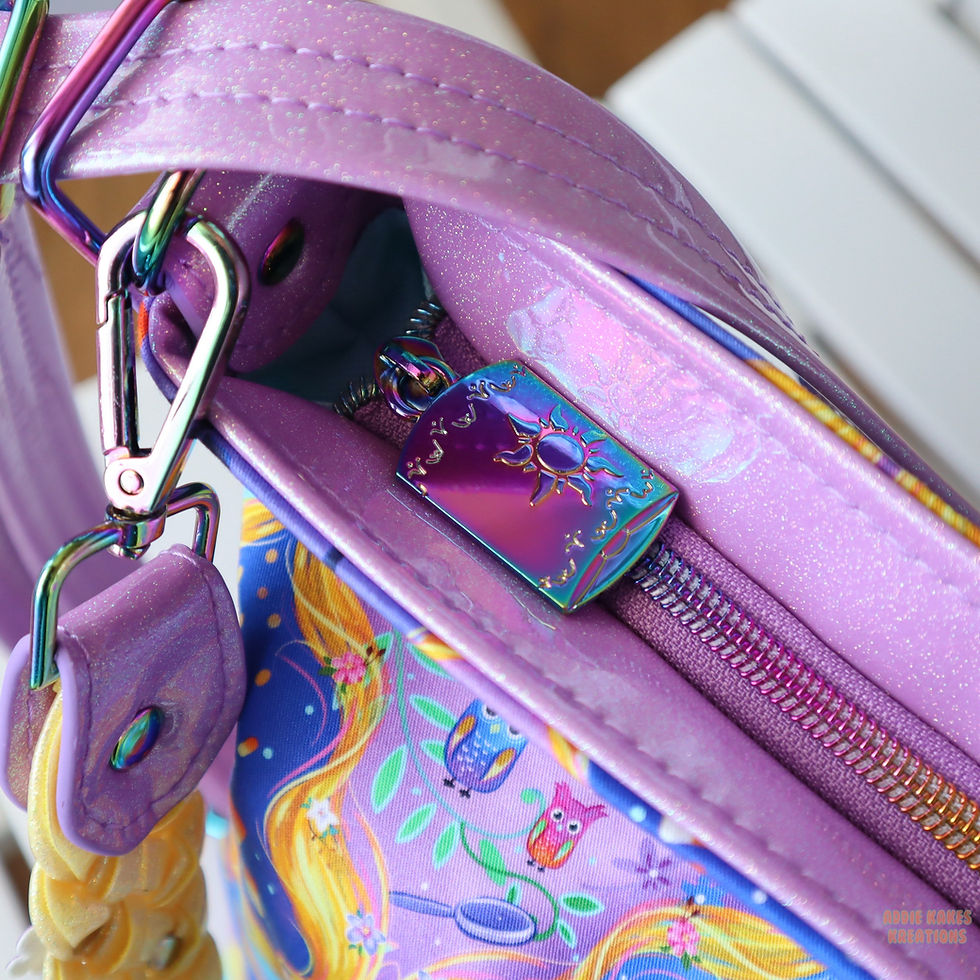 Thumbnail: Tangled Damask Freddy Convertible Bag