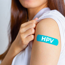 HPV AŞISI SADECE KADINLARDA DEĞİL, ERKEKLERDE DE KANSER RİSKİNİ AZALTIYOR