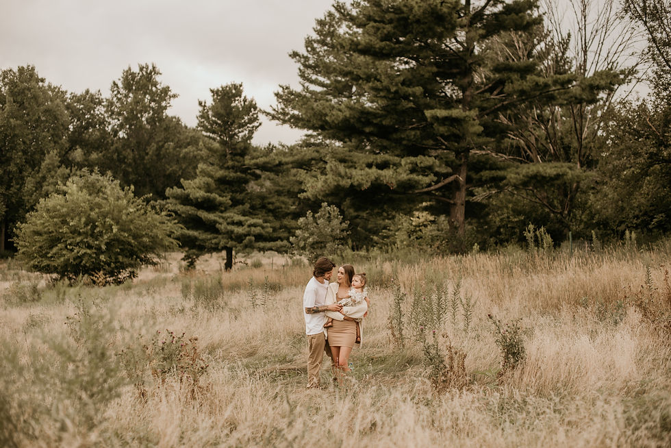 Peoria IL Family Photographer _ Hayley Vahle Photography
