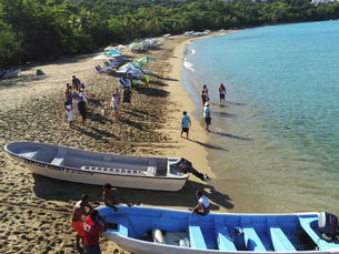 Don't stay on the beach ... Come onboard !!!