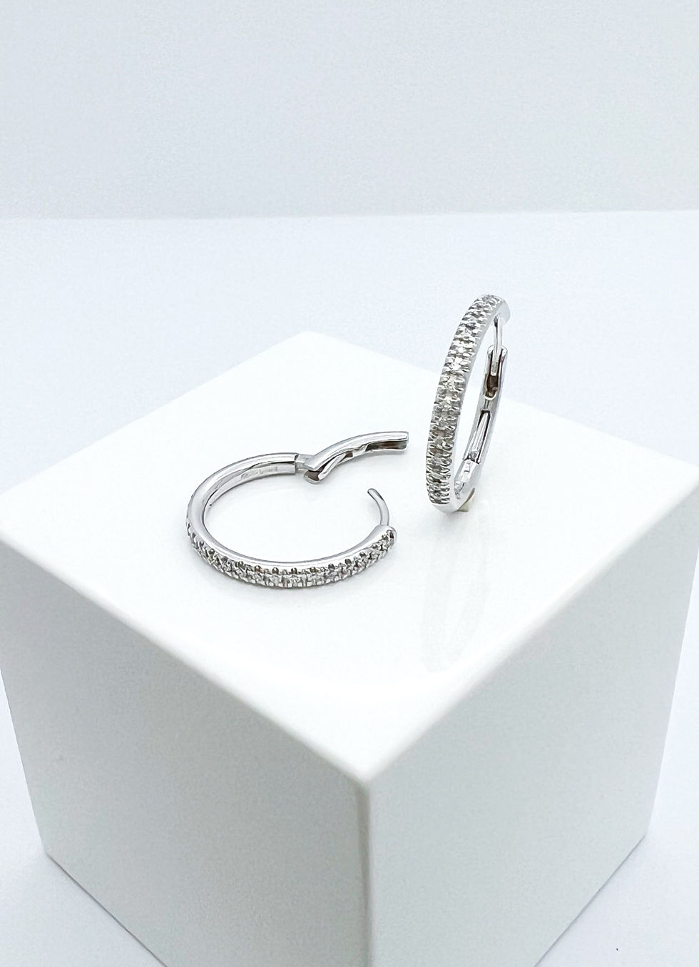 Miniatura: Diamond circle