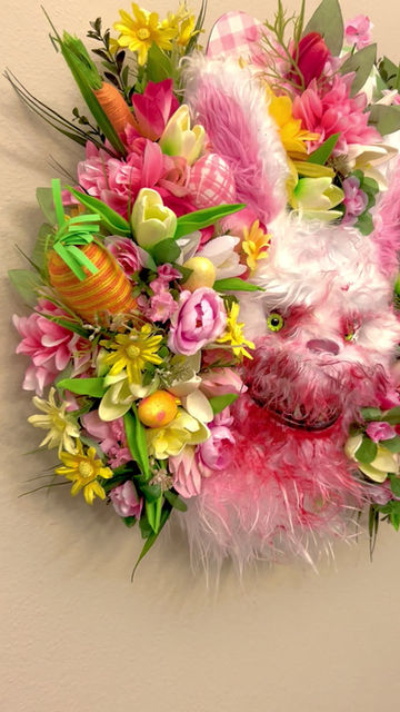 Thumbnail: Scary Easter Bunny Wreath 