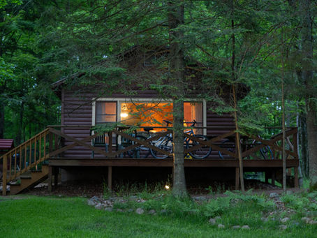 Cabin vs Hotel: Where Should You Stay in Eagle River, Wisconsin?