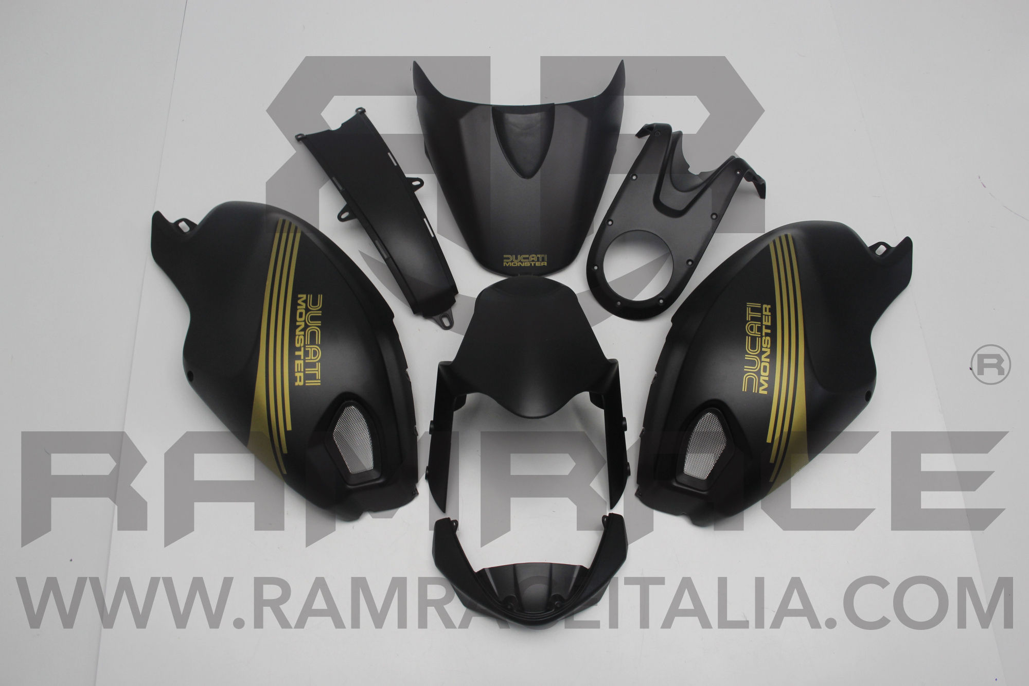 KIT carena DUCATI MONSTER - NERO OPACO gold