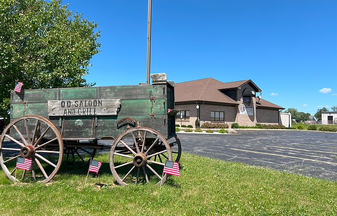 00 Saloon & Grill