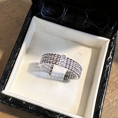 Bague corps boules barette diamants.jpg