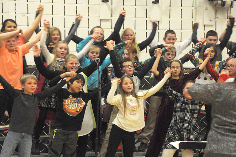 CRB Elementary Xmas concert, 4th grade #4.jpeg