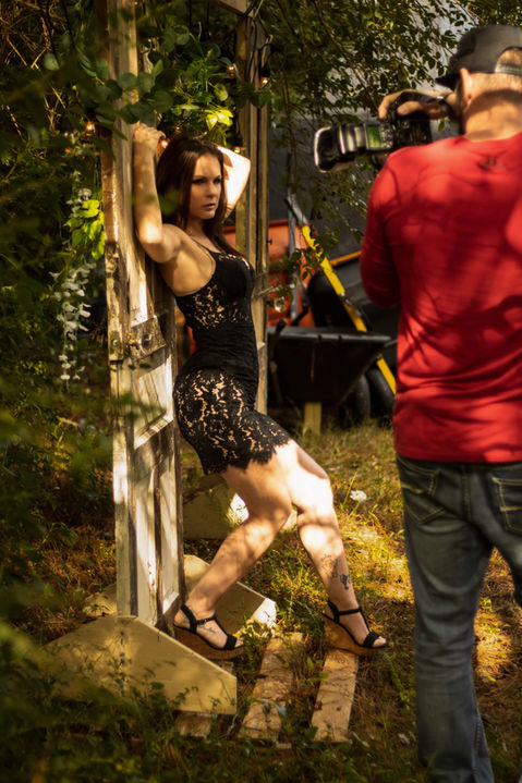 Photo of RawBeltPhotos, John Heidenescher, Working with a model in Hampton Roads VA.