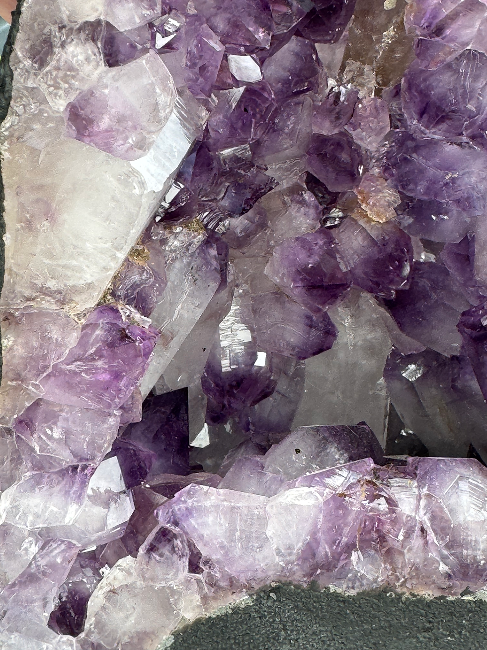 Thumbnail: Amethyst Crystal Geode - 4.12kg  20.5x10x15cm
