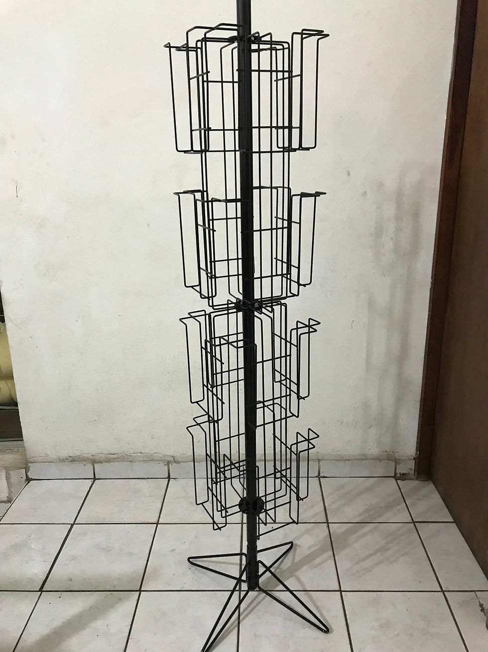 Miniatura: Brochure Holder / Revistero