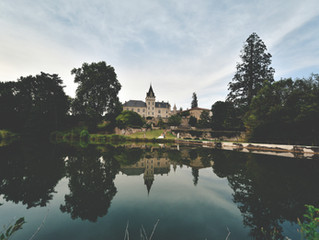 Elegant chateau wedding in South West France, by top destination wedding photographer in France