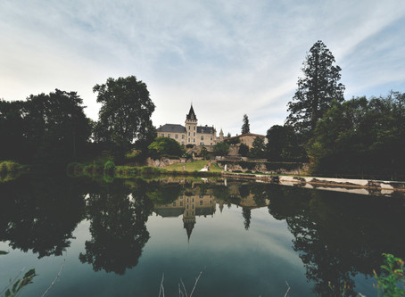 Elegant chateau wedding in South West France, by top destination wedding photographer in France