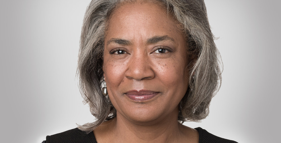 Femme face à l'objectif, portrait thérapeutique